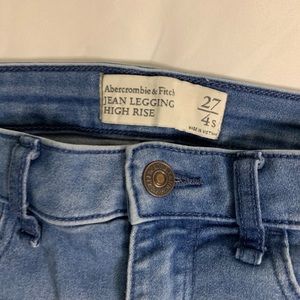 Abercrombie stretchy fitted jeans